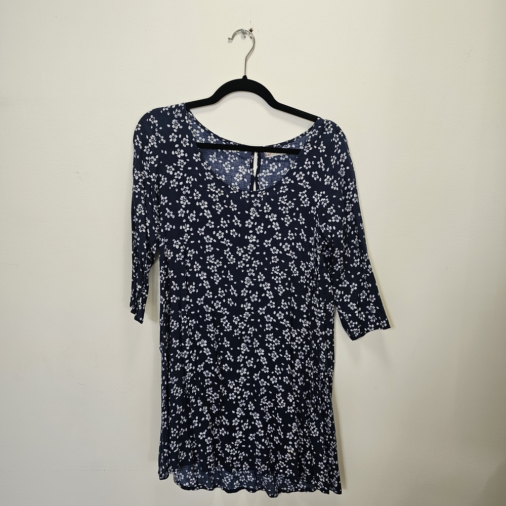 Chic Navy Floral Long Sleeve Dress